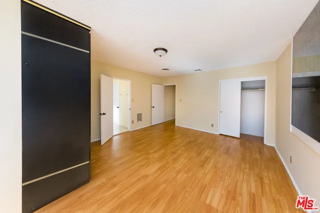 $949,000 | 19168 Erwin Street, Tarzana, CA 91335