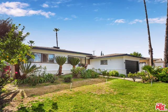 $949,000 | 19168 Erwin Street, Tarzana, CA 91335