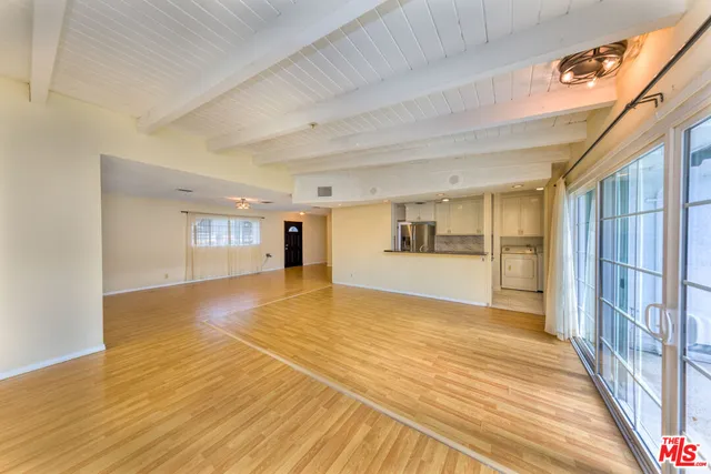 $949,000 | 19168 Erwin Street, Tarzana, CA 91335