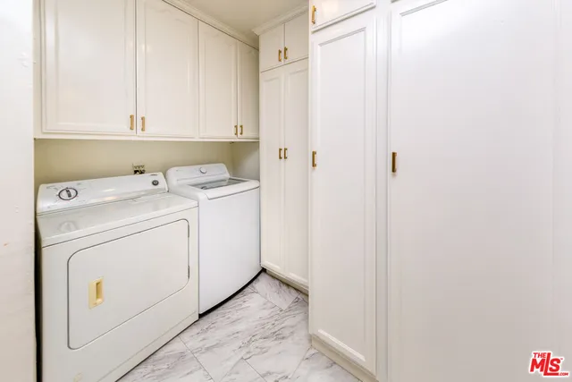 $949,000 | 19168 Erwin Street, Tarzana, CA 91335