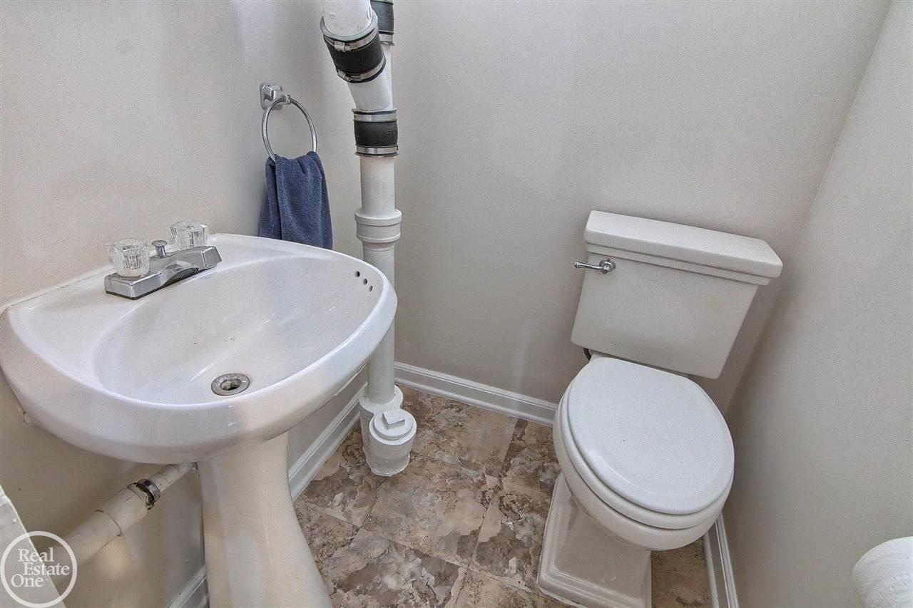 1609 Hampton Road Grosse Pointe Woods, MI 48236 - Photo 25 of 30