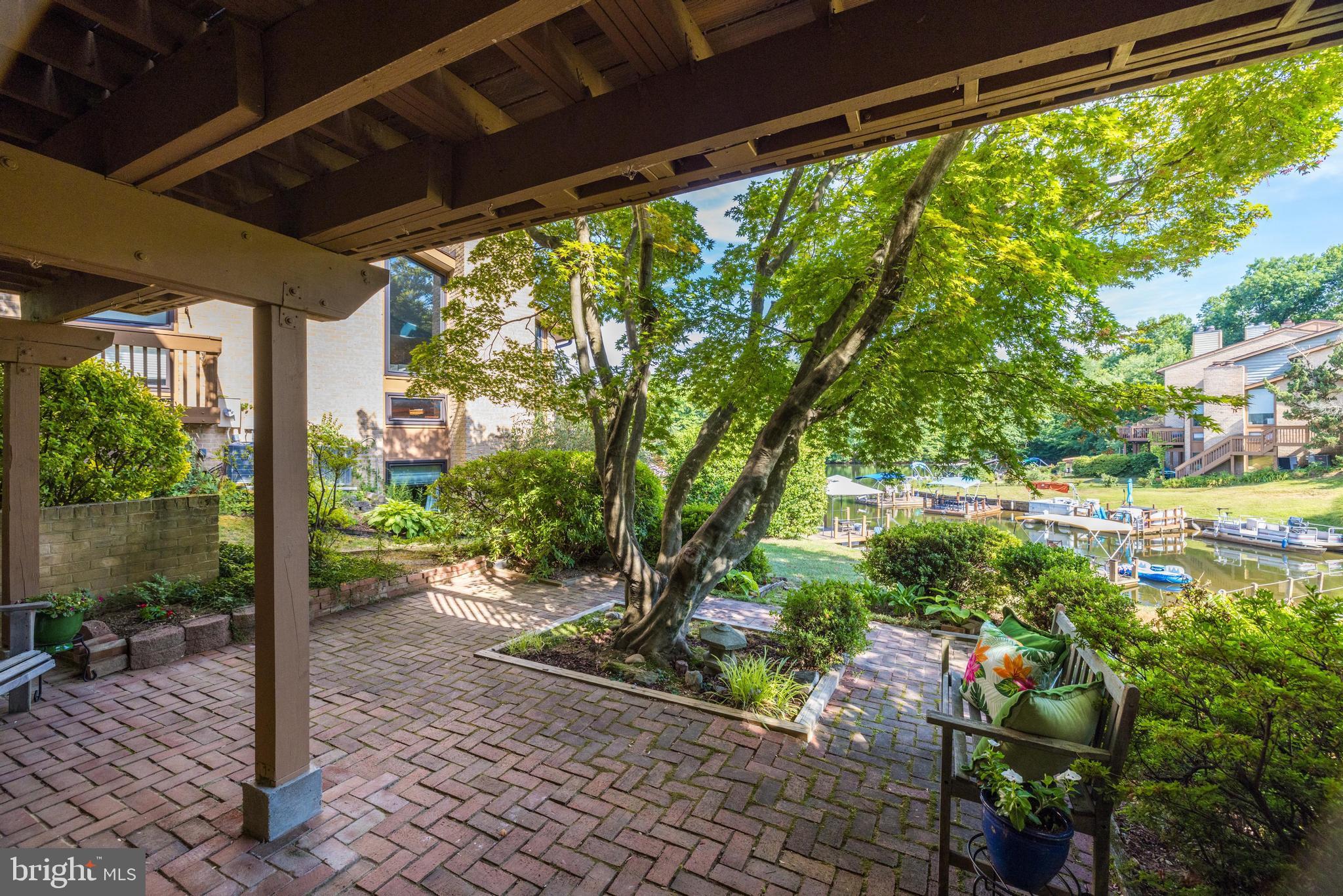 2025 Lakewinds Drive Reston, VA 20191 - Photo 7 of 11 Rear patio