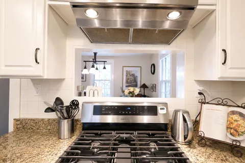 $1,195,000 | 15 East Walnut Street, Alexandria, VA 22301