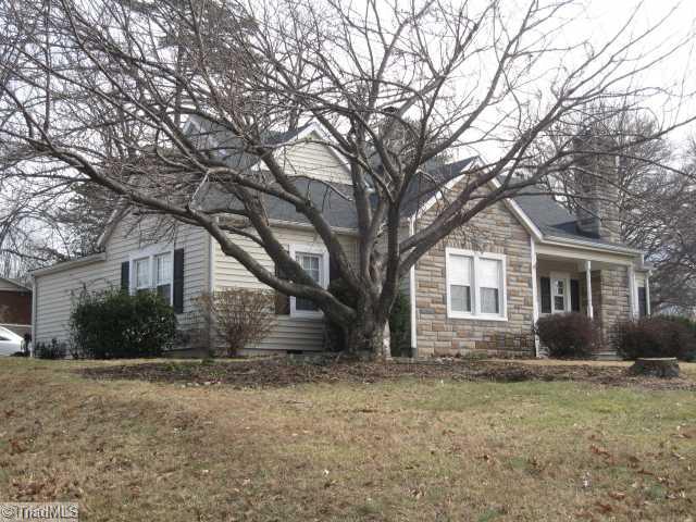 1635 Sandersted Road Southwest Winston-Salem, NC 27103 - Photo 2 of 12 Exterior Front.