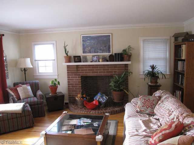 1635 Sandersted Road Southwest Winston-Salem, NC 27103 - Photo 7 of 12 Living Room.