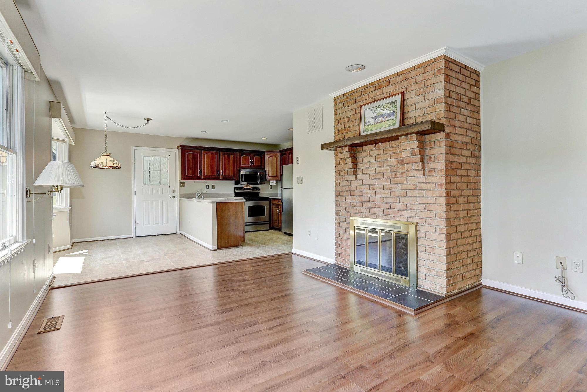 7375 Hallmark Road Clarksville, MD 21029 - Photo 12 of 30 Family Room