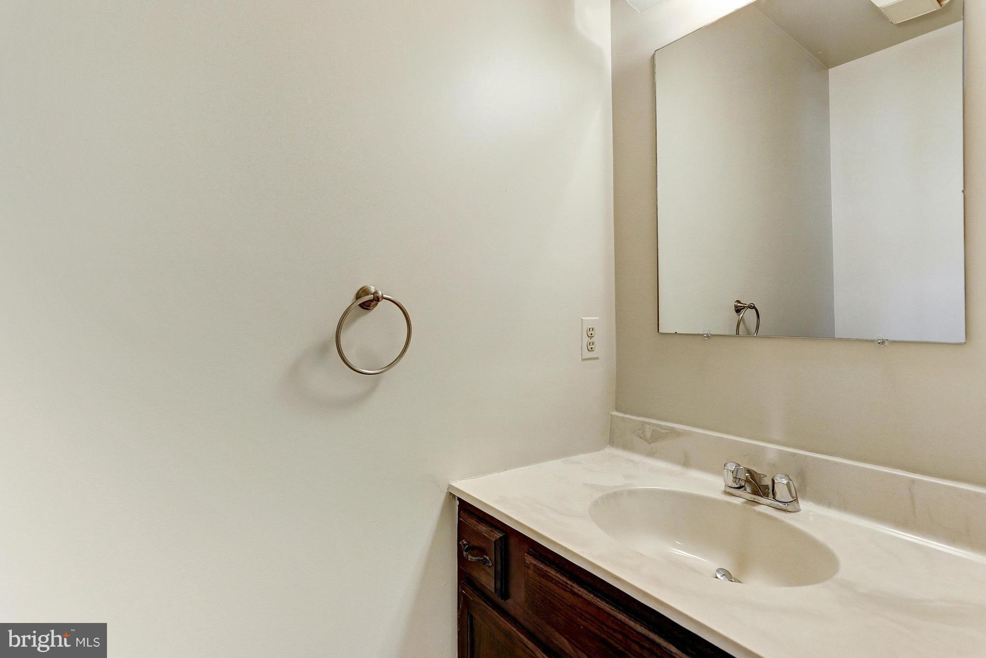 7375 Hallmark Road Clarksville, MD 21029 - Photo 13 of 30 Powder Room