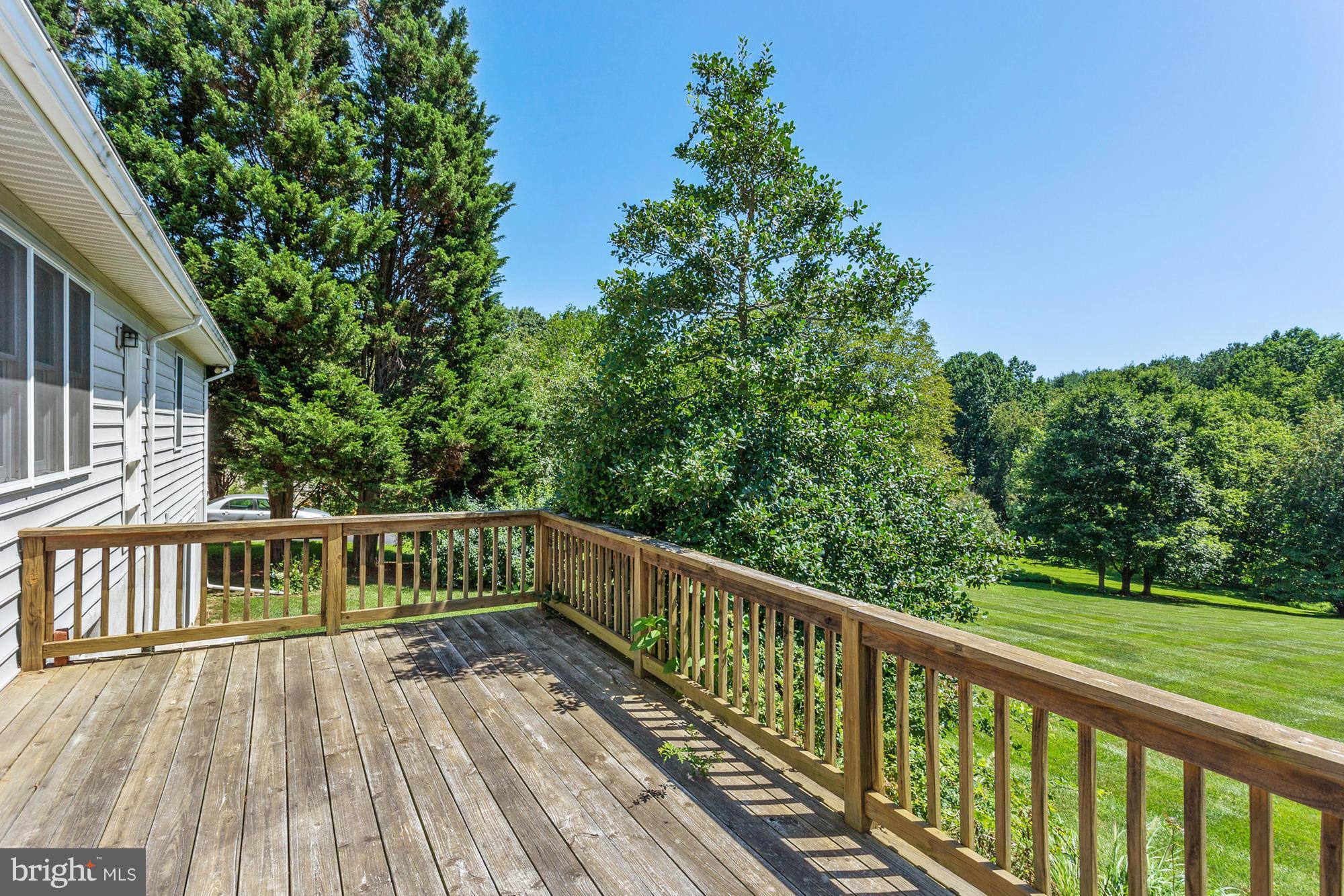 7375 Hallmark Road Clarksville, MD 21029 - Photo 24 of 30 Expansive Deck