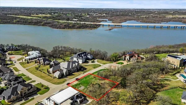 $375,000 | 2309 Oak Bluff Drive, Corinth, TX 76210