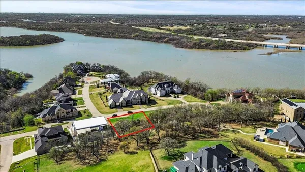 $375,000 | 2309 Oak Bluff Drive, Corinth, TX 76210