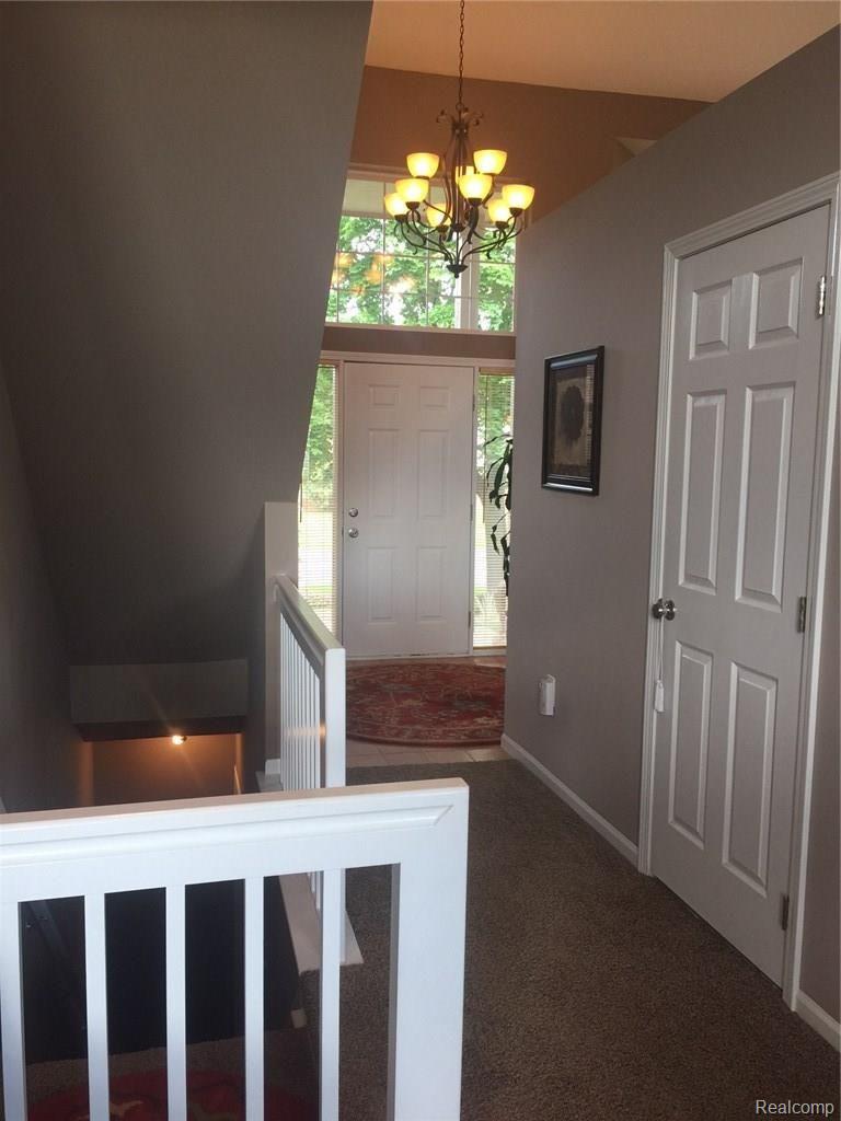 3241 Silverbrook Drive Rochester, MI 48306 - Photo 17 of 39 IMG_2824.JPG
