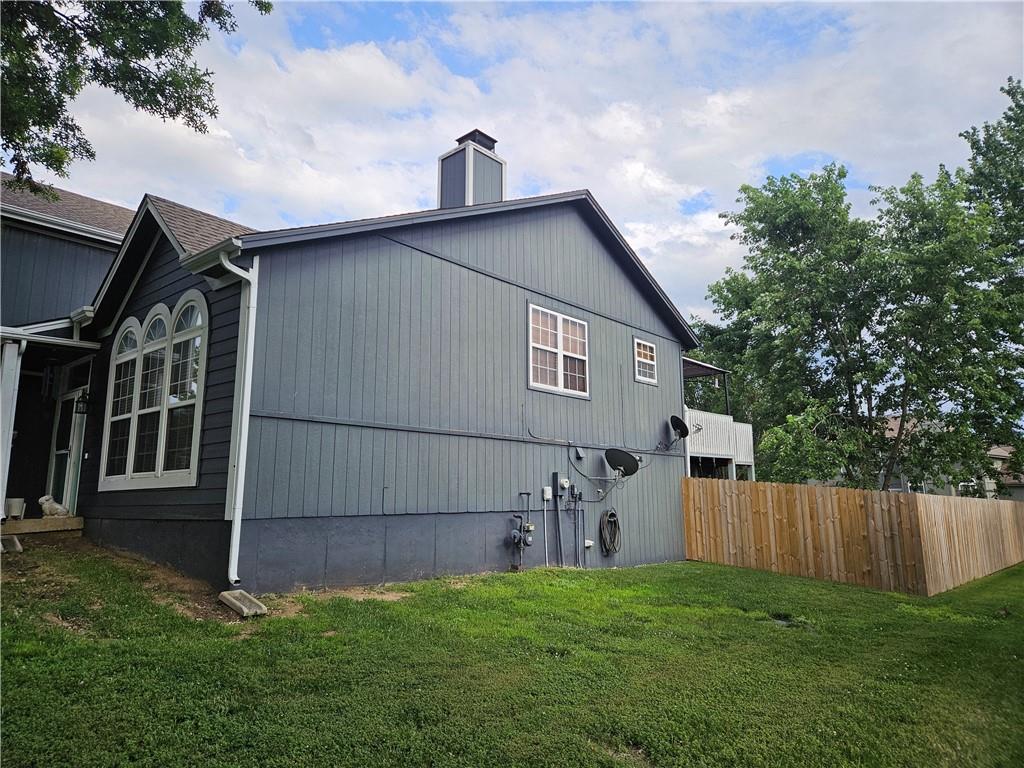 1513 Colt Circle Raymore, MO 64083 - Photo 2 of 3