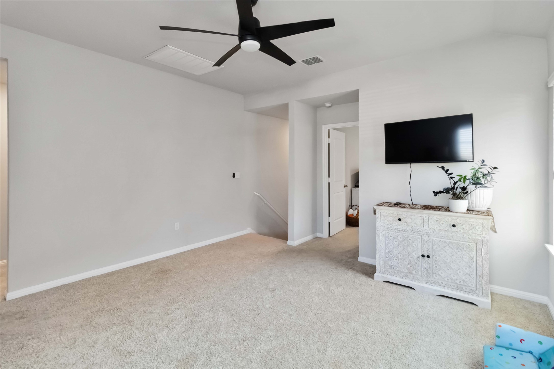 103 Mariners Landing Bastrop, TX 78602 - Photo 15 of 25 a living room with flat screen tv