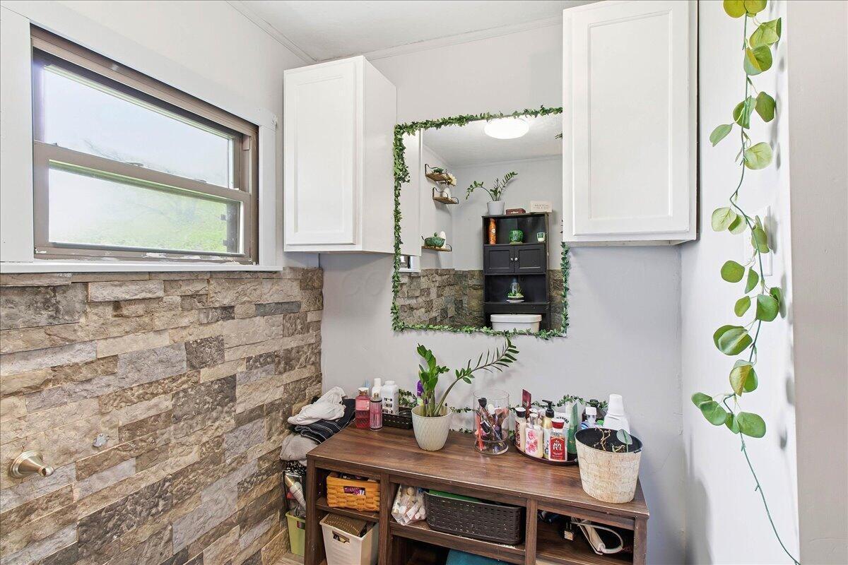 6055 Prairie Road Springfield, OH 45502 - Photo 14 of 34