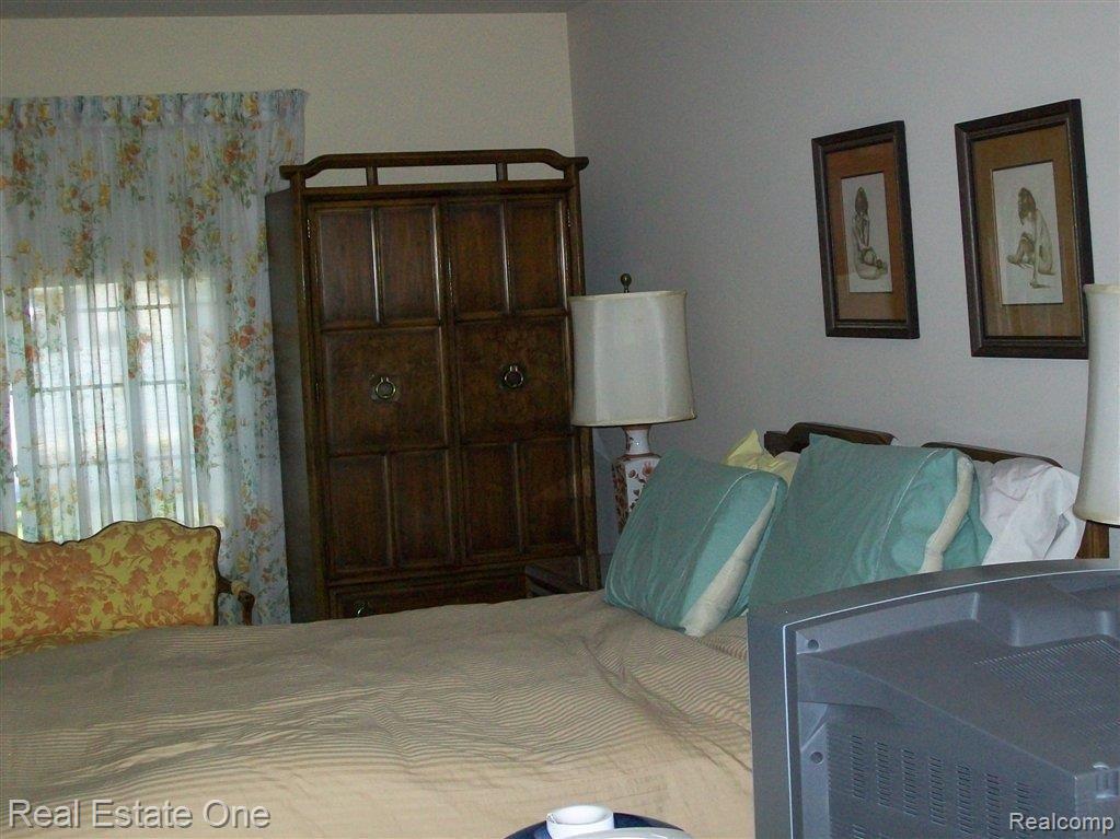 29648 Middlebelt Road, Unit 1501 Farmington, MI 48334 - Photo 14 of 15 100_0300.JPG