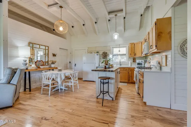 $399,900 | 320 Barren Road, Chuckey, TN 37641