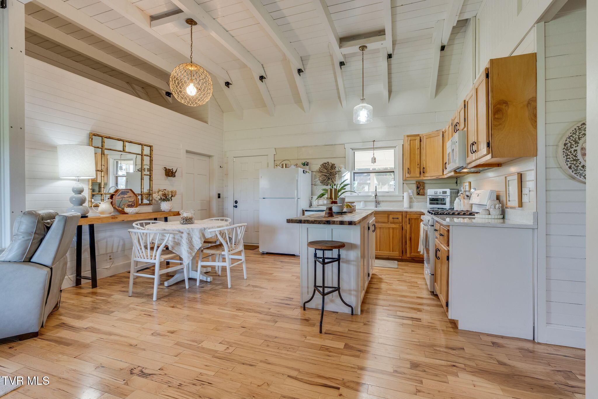 320 Barren Road Chuckey, TN 37641 - Photo 13 of 59 008