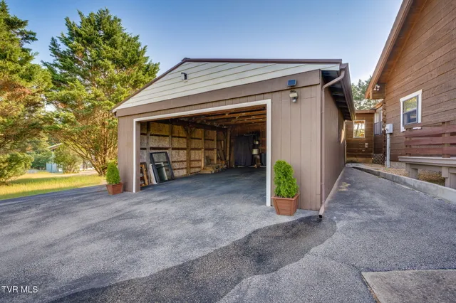 $399,900 | 320 Barren Road, Chuckey, TN 37641