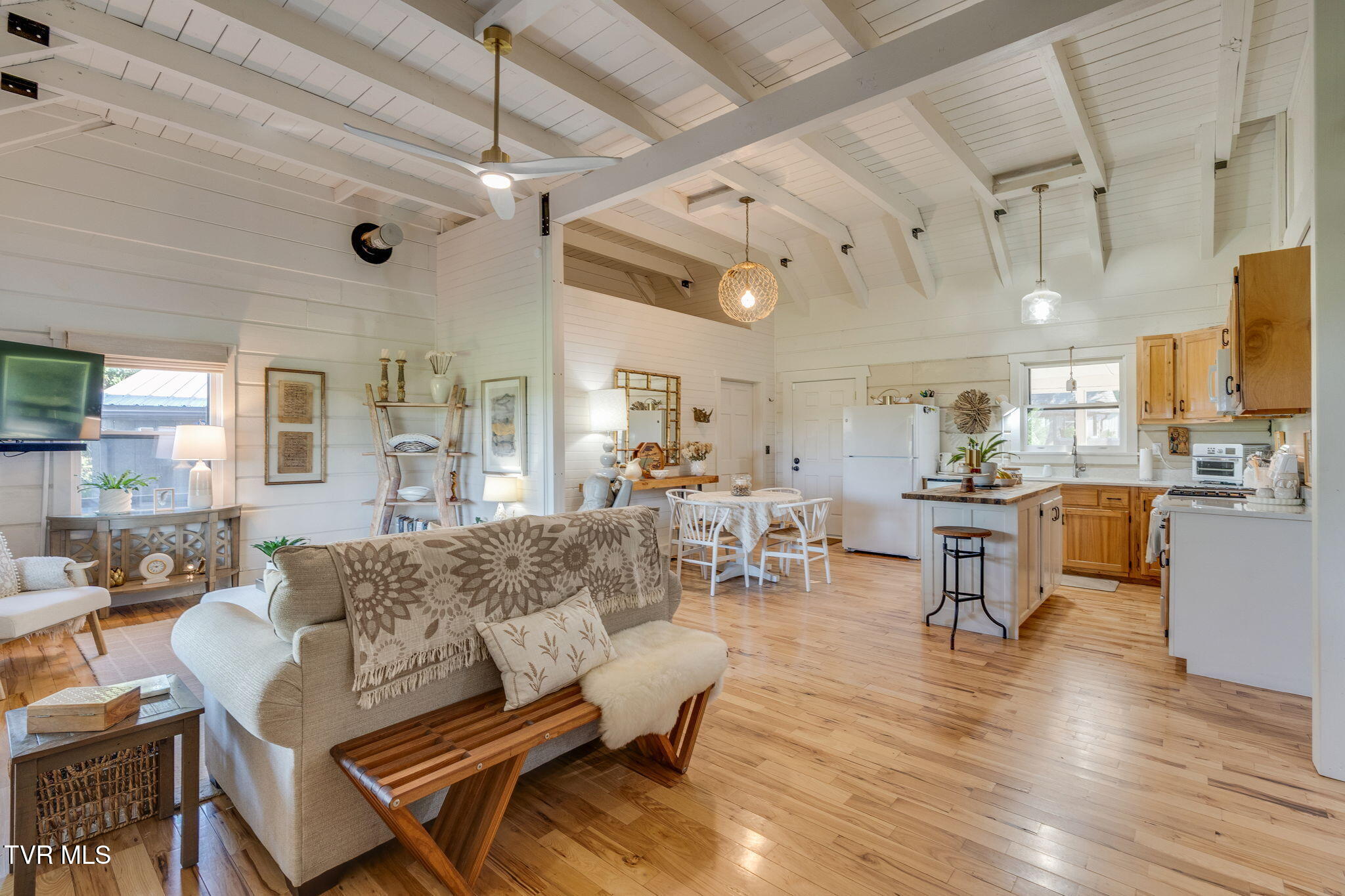 320 Barren Road Chuckey, TN 37641 - Photo 9 of 59 005