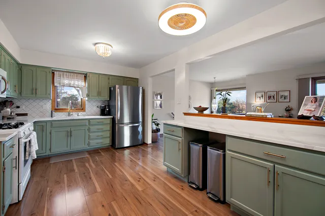 $314,900 | 11053 Louetta Lane, Unit 193, Orland Park, IL 60467