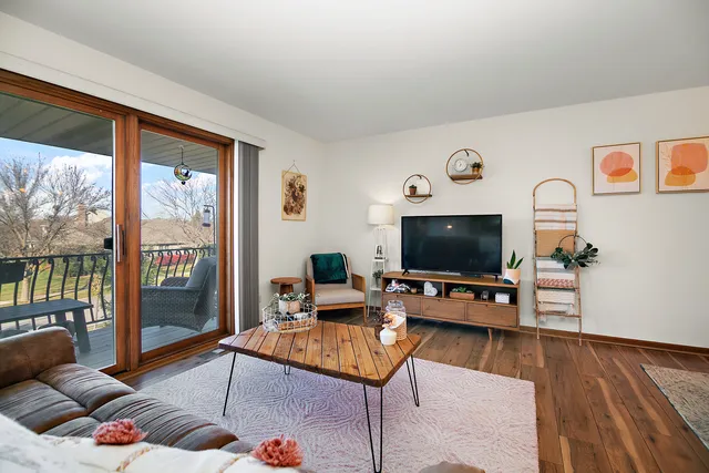 $314,900 | 11053 Louetta Lane, Unit 193, Orland Park, IL 60467