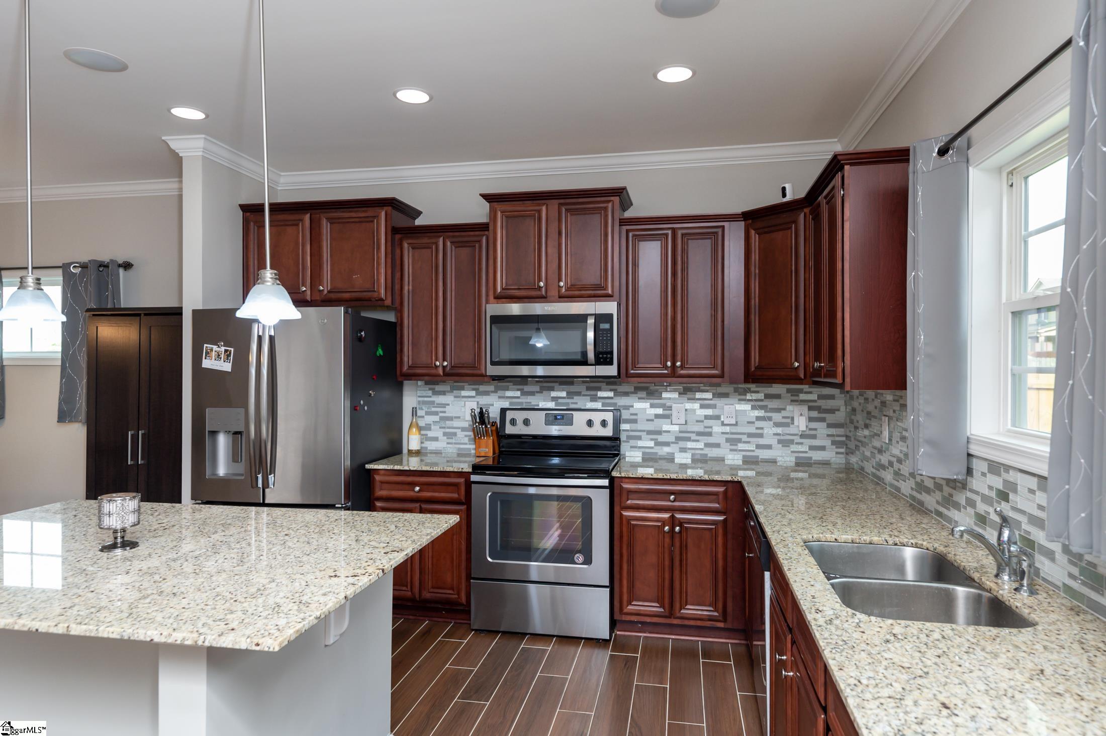 802 Camberwell Road Simpsonville, SC 29680 - Photo 5 of 36 Gallery Image 5