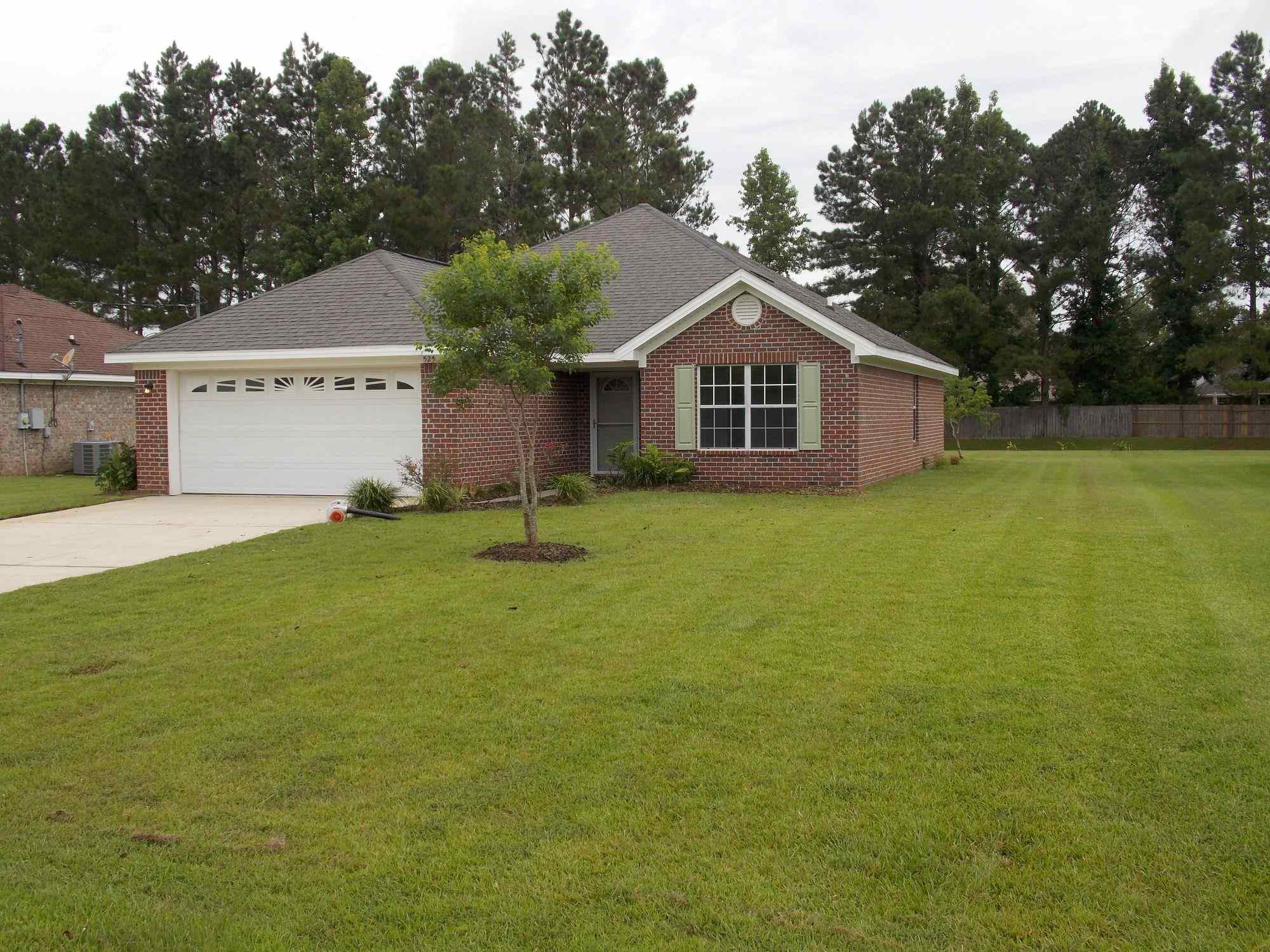 525 Hamilton Boulevard Foley, AL 36535 - Photo 1 of 28