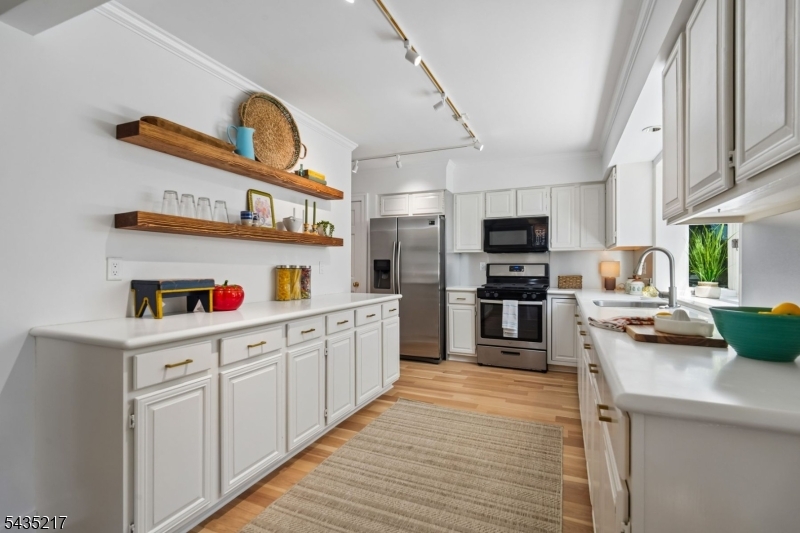 658 Ridgewood Road, Unit 1 Maplewood, NJ 07040 - Photo 8 of 29