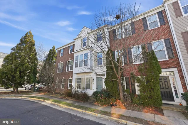 $2,800 | 13532 Stargazer Terrace, Centreville, VA 20120