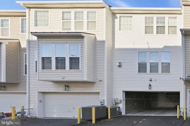 $2,800 | 13532 Stargazer Terrace, Centreville, VA 20120