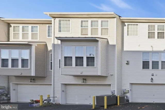 $2,800 | 13532 Stargazer Terrace, Centreville, VA 20120