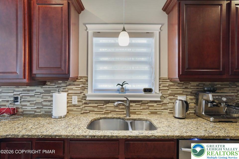 117 Fernwood Road Bushkill, PA 18324 - Photo 17 of 76