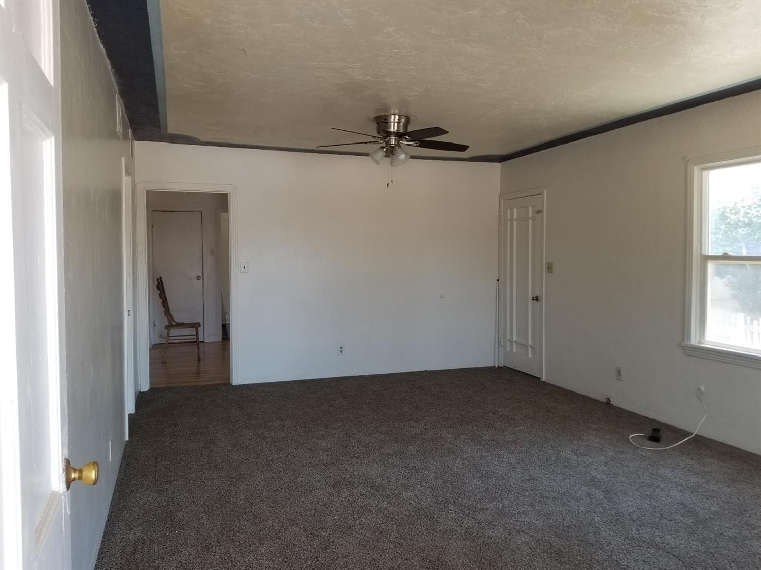 1026 South Church Avenue Reedley, CA 93654 - Photo 8 of 44