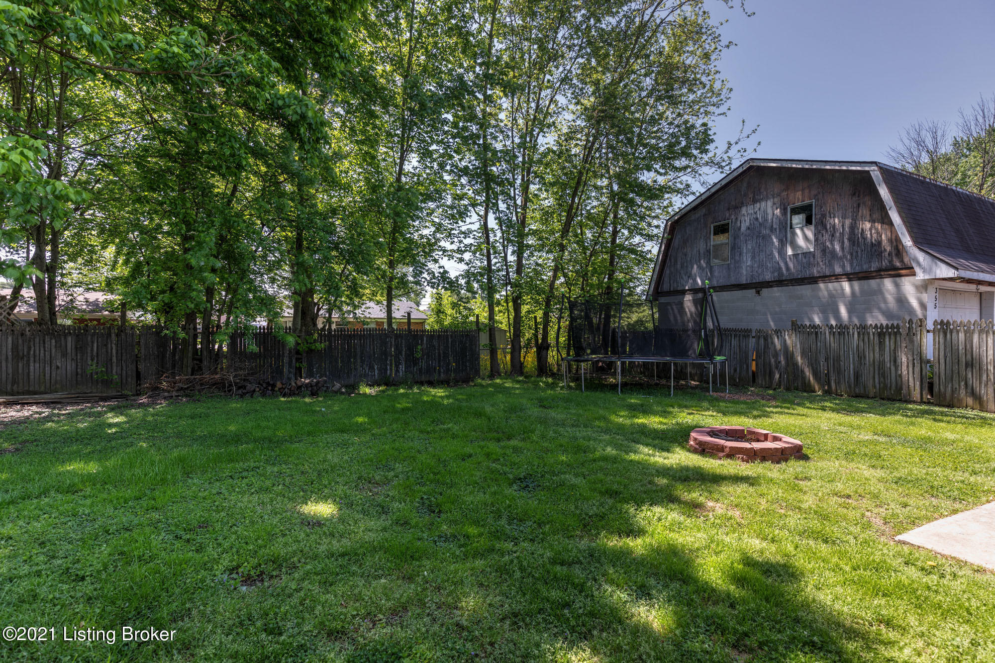 345 Meadowood Road Louisville, KY 40229 - Photo 34 of 35 Meadow034
