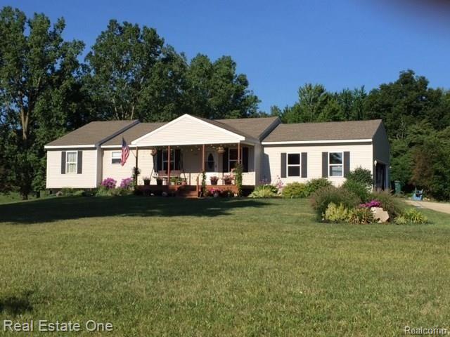 7701 North Robb Road Fowlerville, MI 48836 - Photo 3 of 14 IMG_4928.JPG
