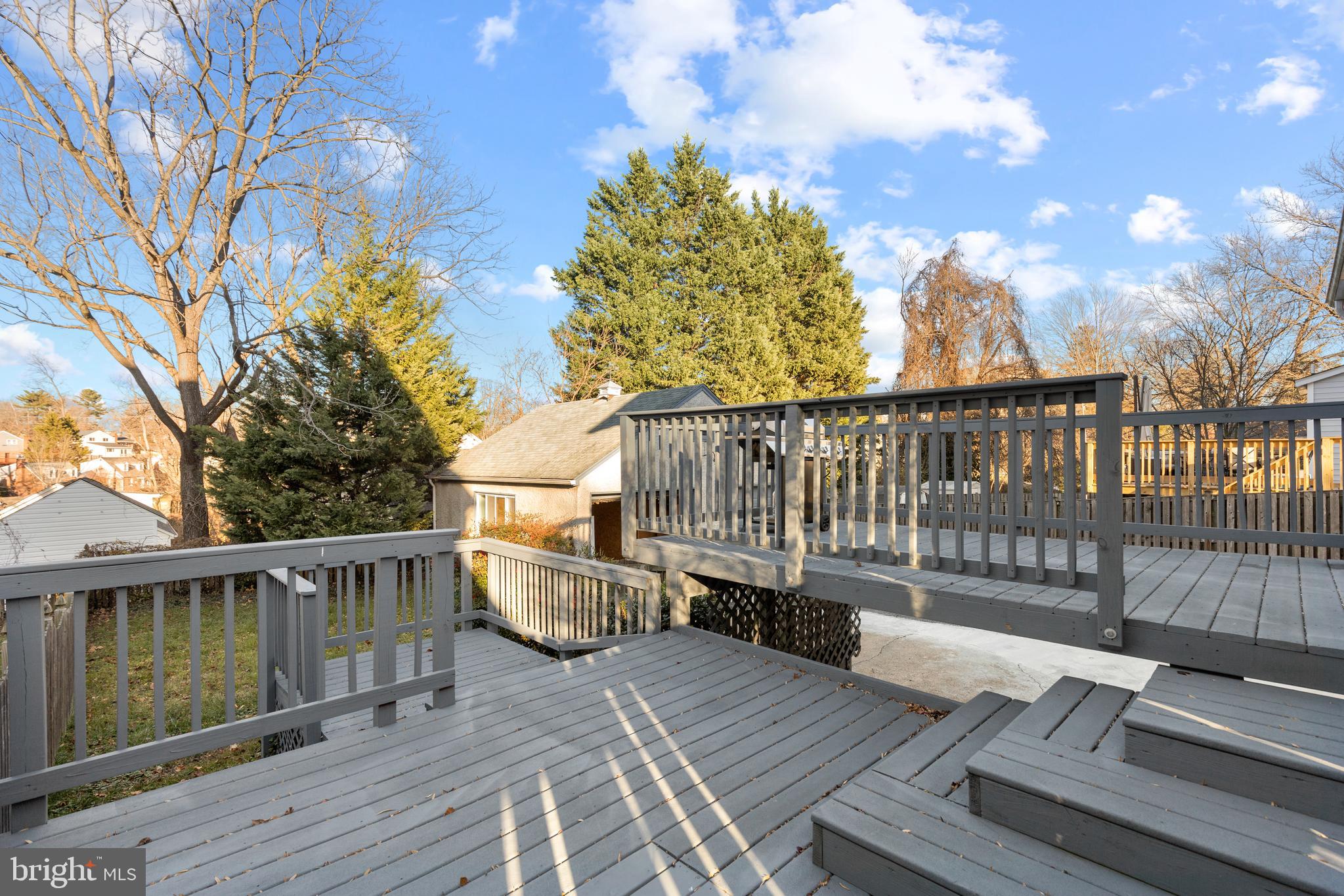 11119 Midvale Road Kensington, MD 20895 - Photo 33 of 37 3 tiered deck