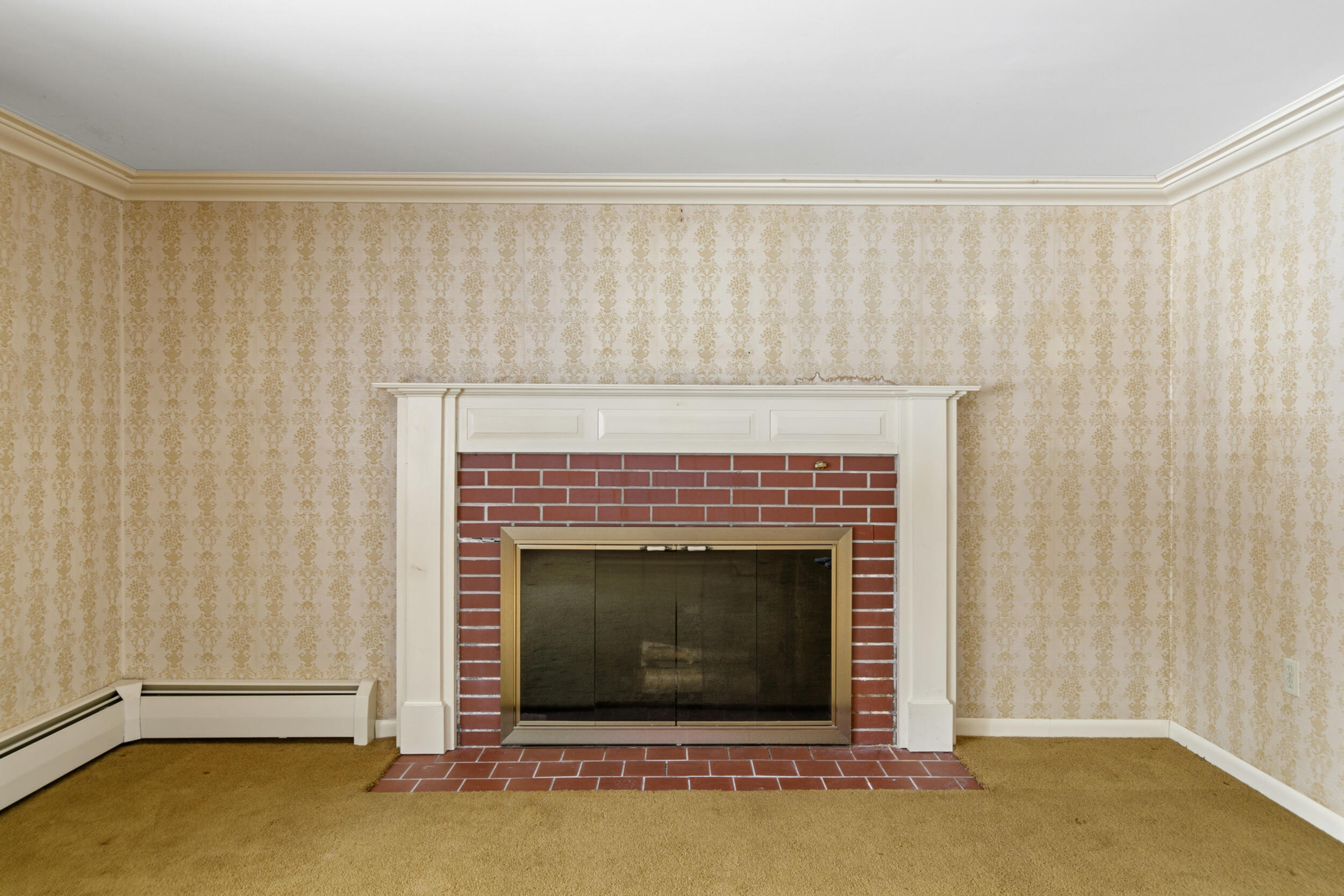 207 North High Street Bridgton, ME 04009 - Photo 27 of 43 Living room