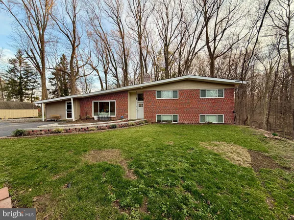 $769,900 | 352 South New Middletown Road, Media, PA 19063