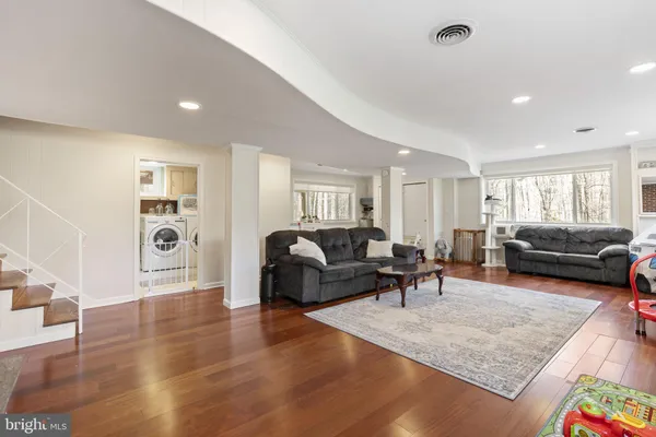 $759,900 | 352 South New Middletown Road, Media, PA 19063