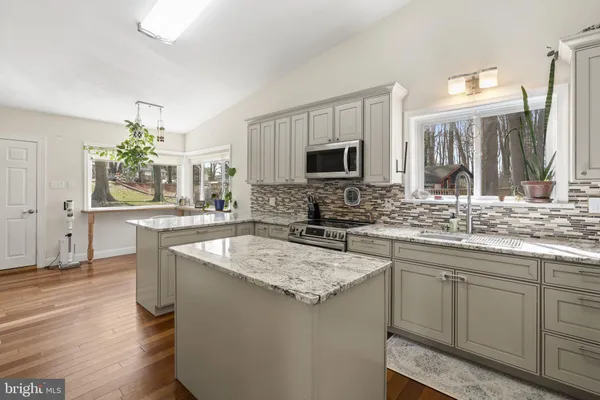 $759,900 | 352 South New Middletown Road, Media, PA 19063
