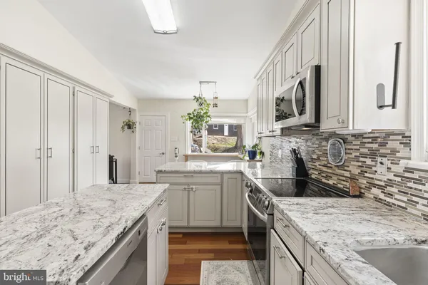 $759,900 | 352 South New Middletown Road, Media, PA 19063