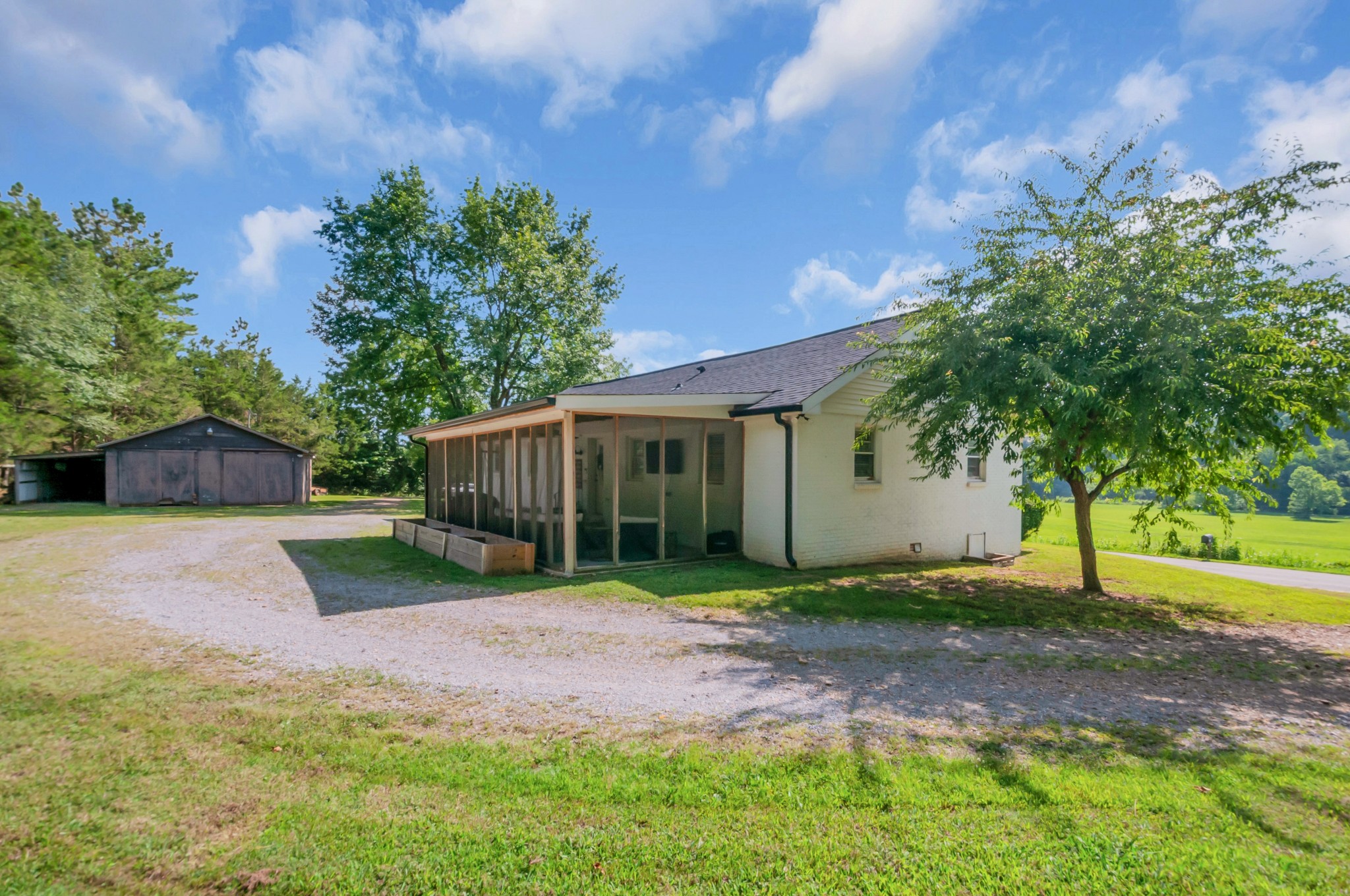 425 East Piney Road Dickson, TN 37055 - Photo 7 of 36