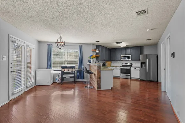 $345,000 | 125 Jefferson Drive, Venus, TX 76084