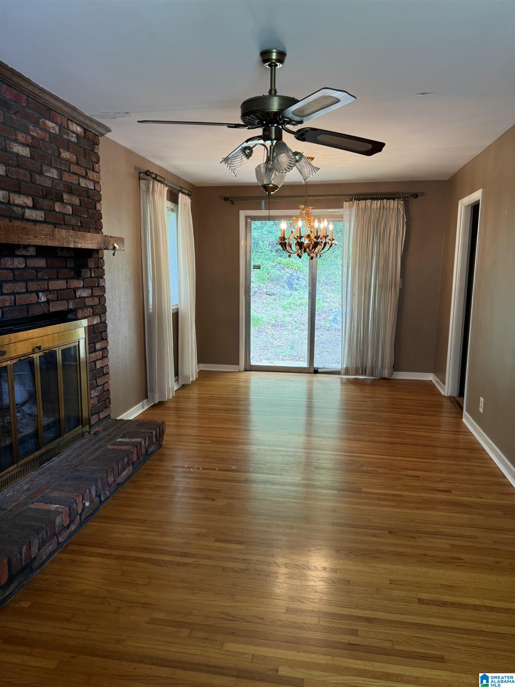 907 Barnisdale Road Birmingham, AL 35235 - Photo 4 of 19