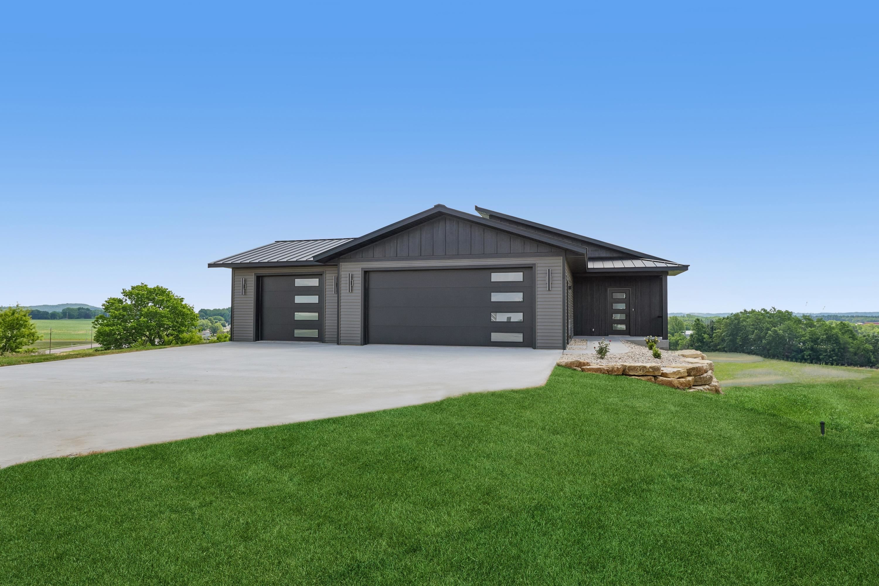 2158 Eastridge Circle Reedsburg, WI 53959 - Photo 2 of 82