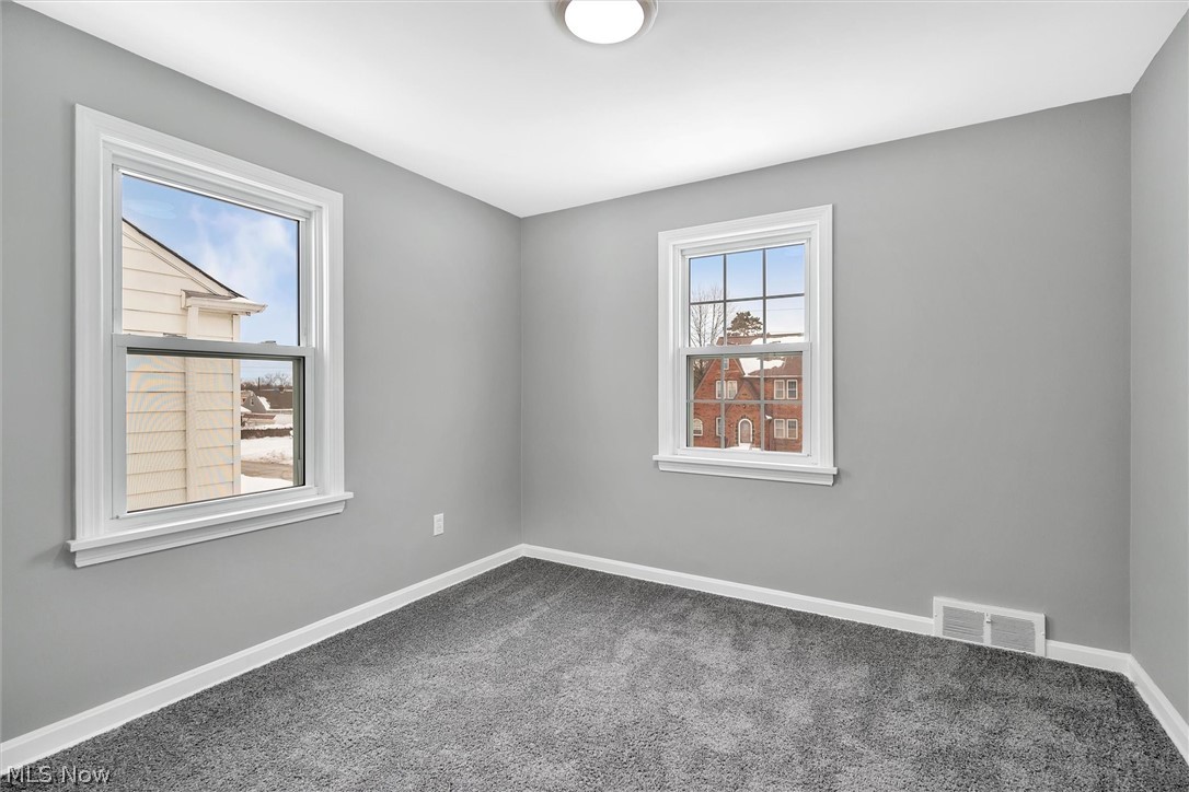 4034 Stilmore Road Cleveland, OH 44121 - Photo 24 of 29