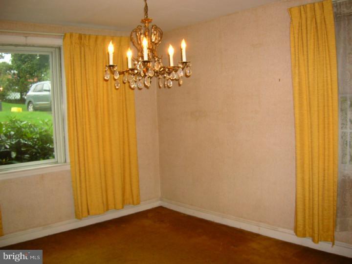 447 Southcroft Road Springfield, PA 19064 - Photo 3 of 11 Dining Room