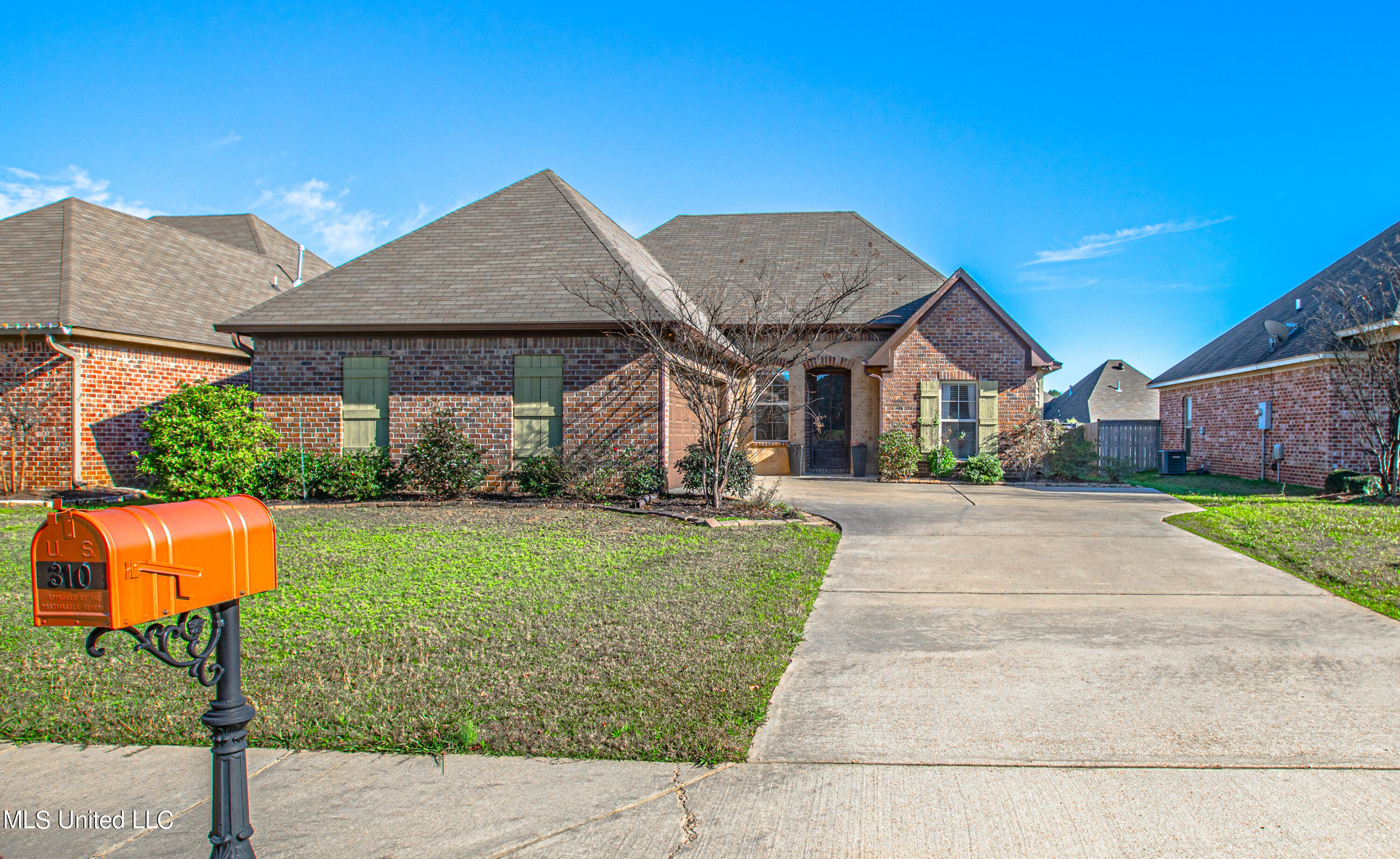 310 Ridge Pointe Drive Brandon, MS 39042 - Photo 1 of 27 Primary
