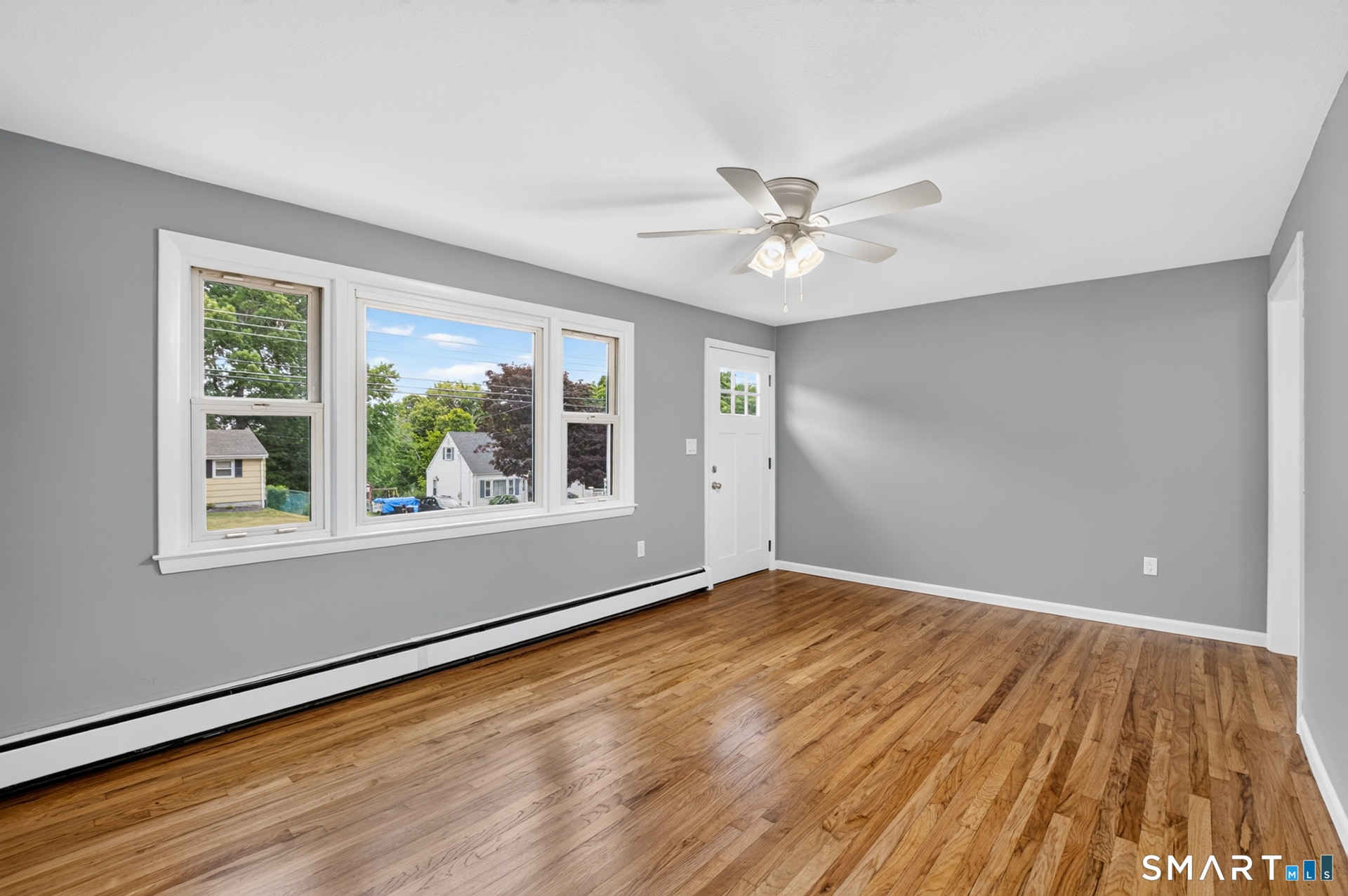 51 Beechwood Road Montville, CT 06370 - Photo 9 of 27 Spacious Main Living Area with Bay/Bow Window