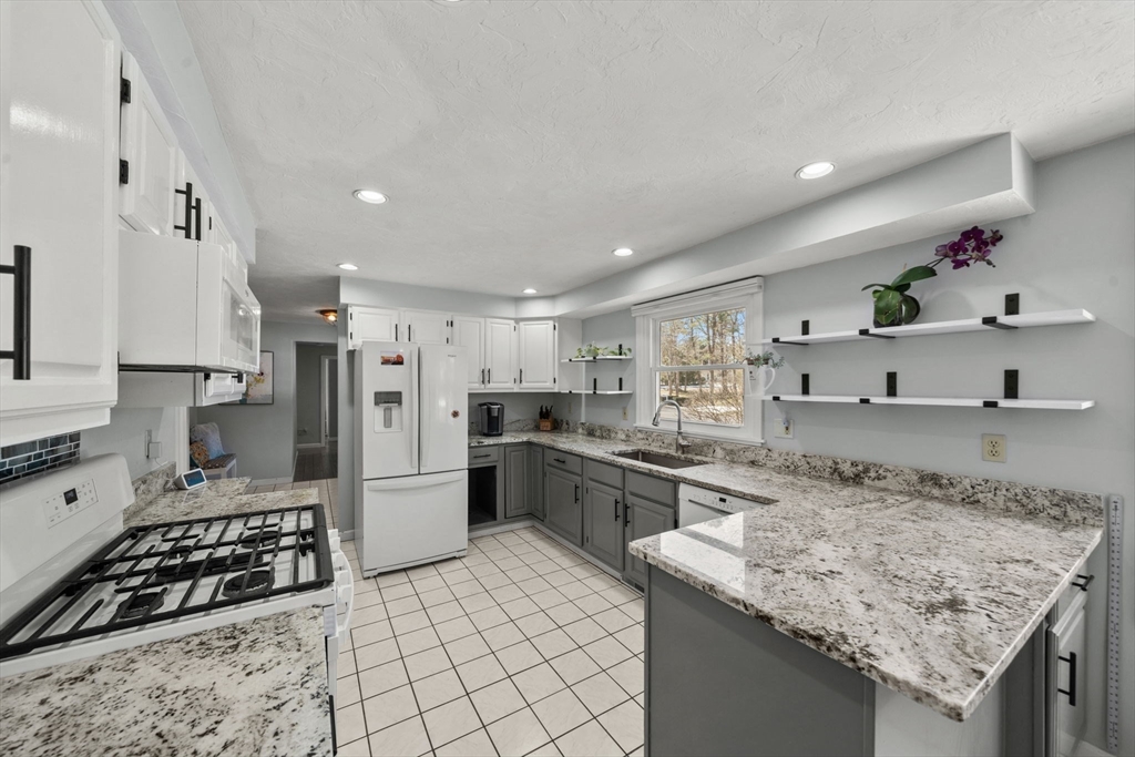 11 Watson Drive Mashpee, MA 02649 - Photo 10 of 38